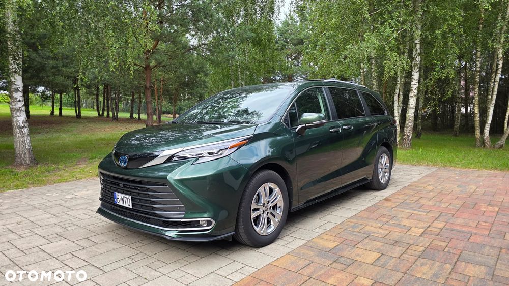 Toyota Sienna - 1