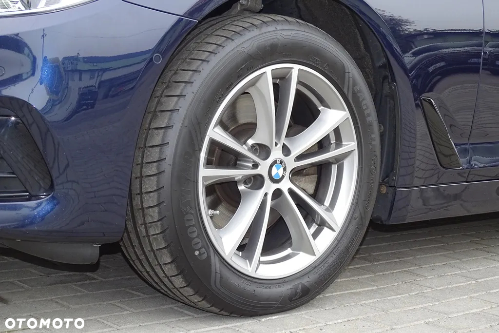 BMW Seria 5 520d xDrive Sport Line sport - 11