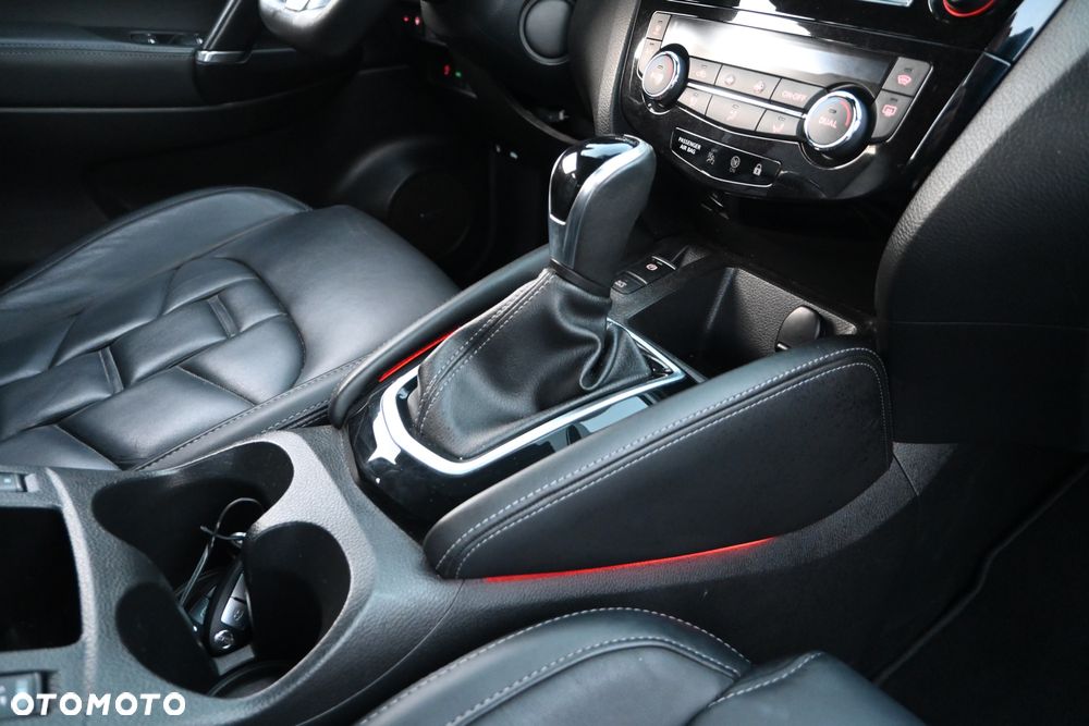 Nissan Qashqai 1.7 dCi 4x4 Tekna+ Xtronic - 15