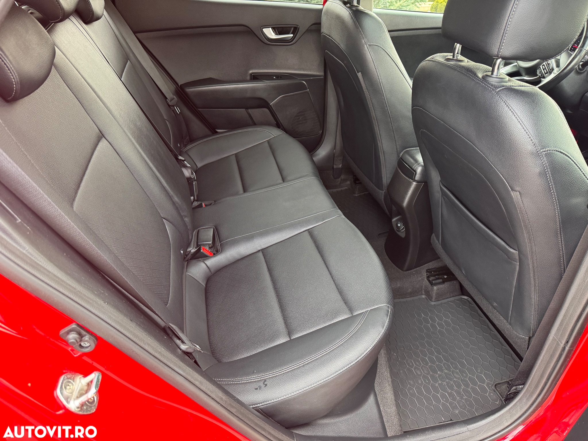 Kia Stonic 1.6 CRDi Platinum Edition - 27
