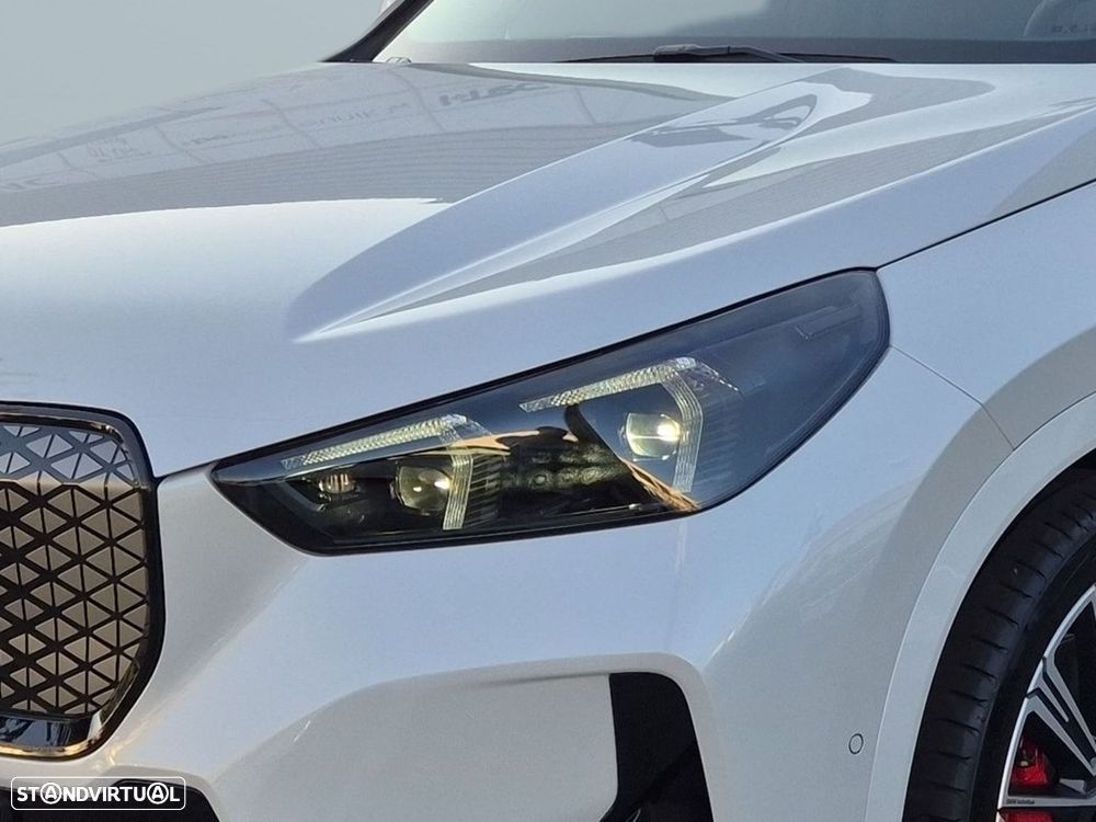 BMW iX1 eDrive20 Pack Desportivo M Pro - 3