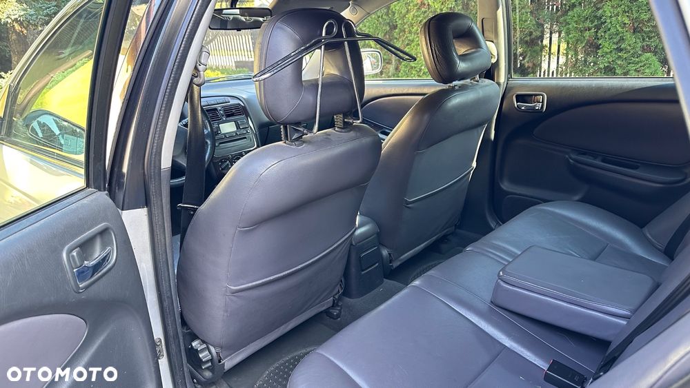 Toyota Avensis 2.0 VVT-i Sol - 14