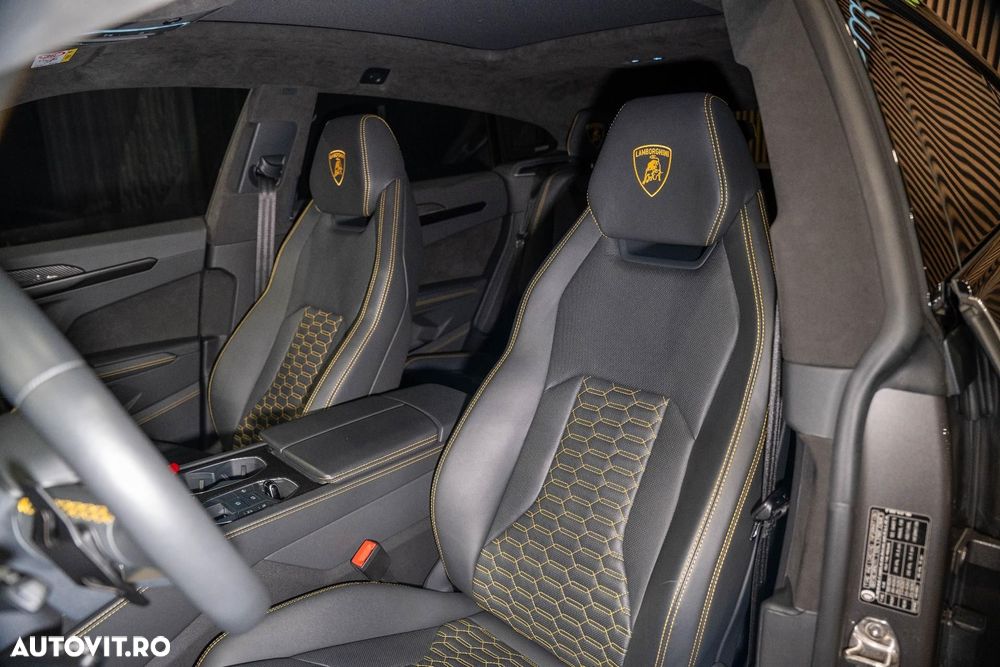 Lamborghini URUS - 38