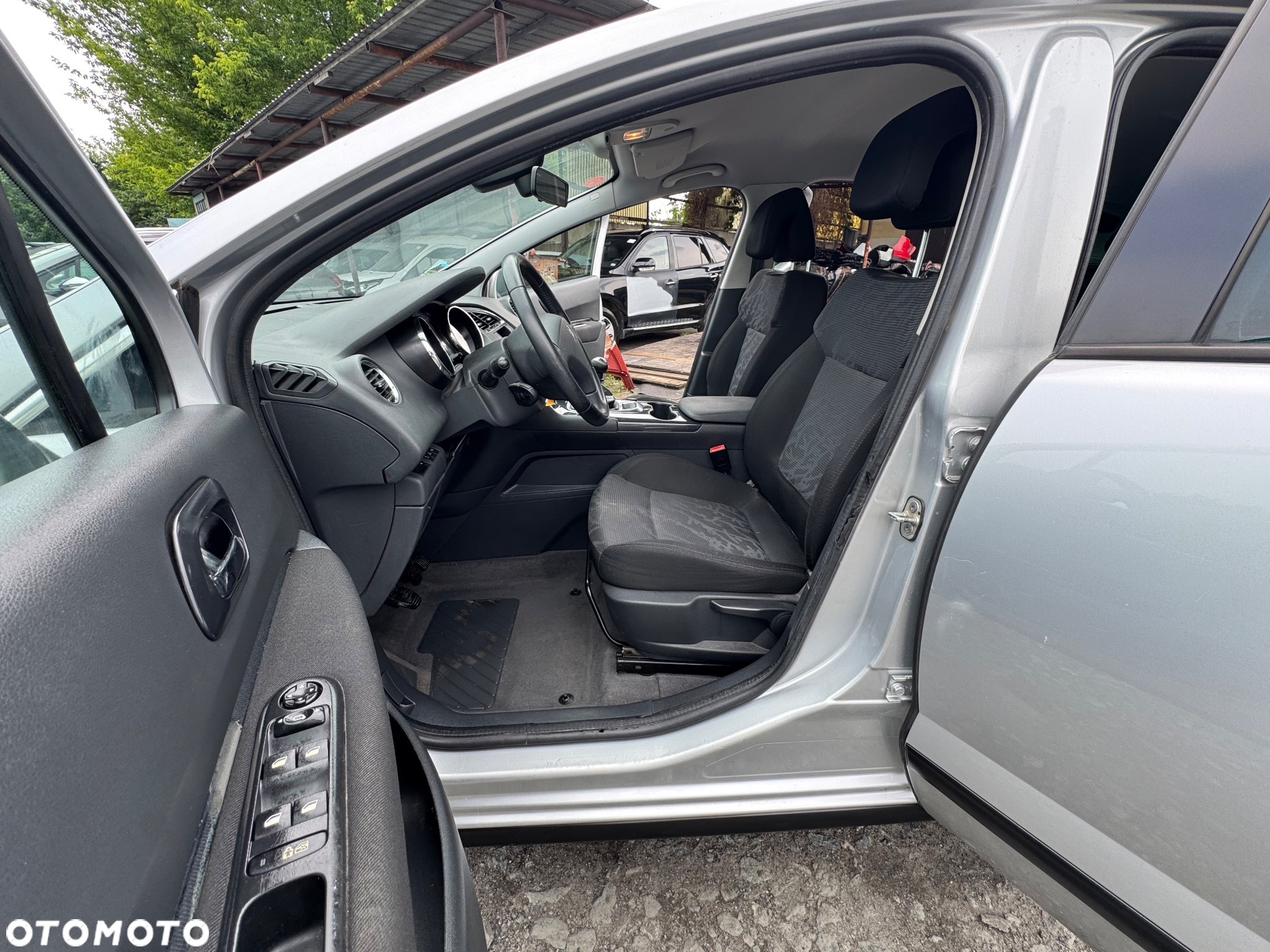 Peugeot 3008 1.6 HDi Premium - 13