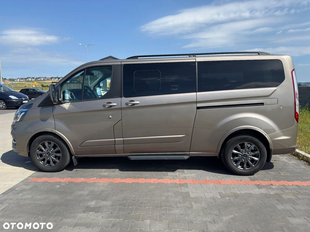 Ford Tourneo Custom - 8