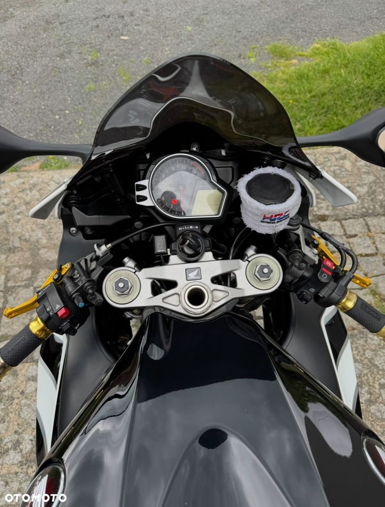 Honda CBR - 11
