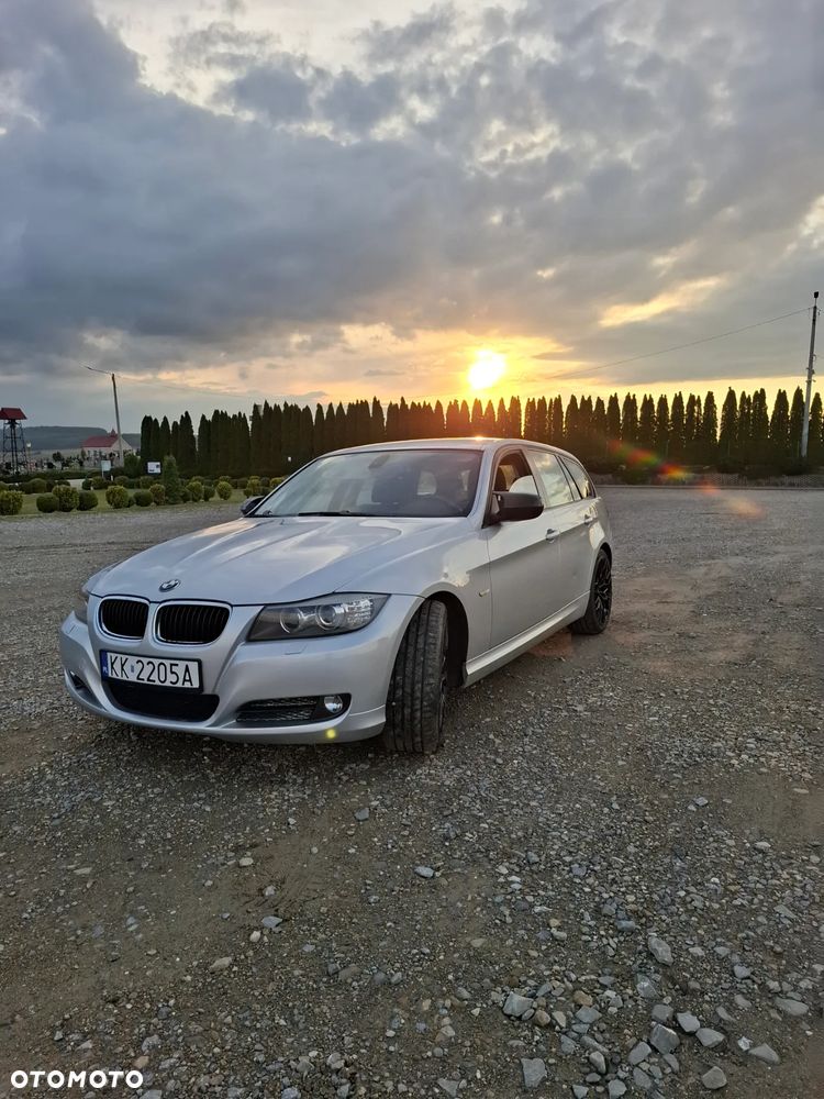 BMW Seria 3 320i - 4
