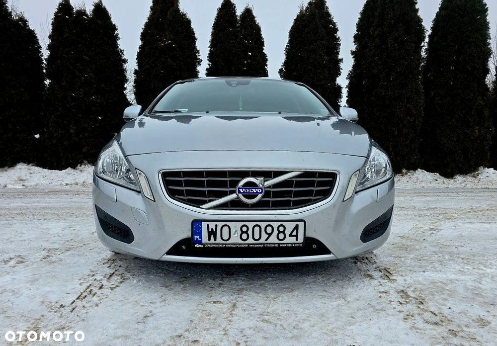 Volvo V60 D4 Geartronic RDesign - 12
