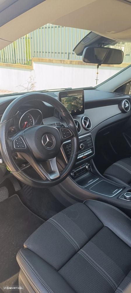 Mercedes-Benz CLA 180 d 7G-DCT Urban - 6