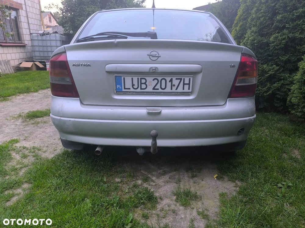 Opel Astra 1.6 - 5