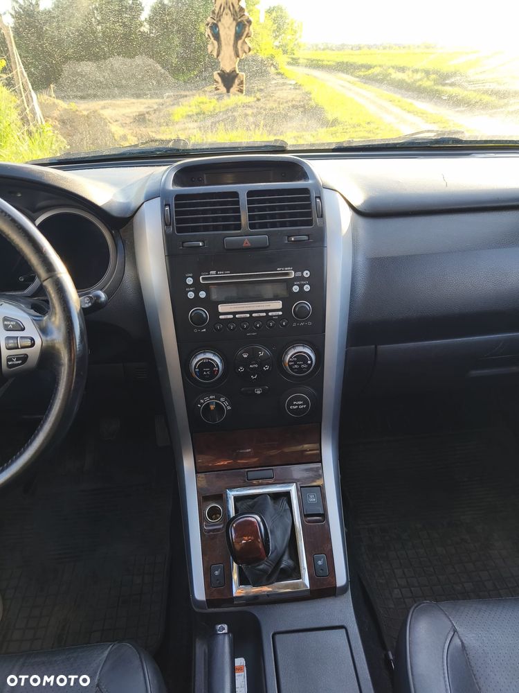 Suzuki Grand Vitara 2.0 - 5