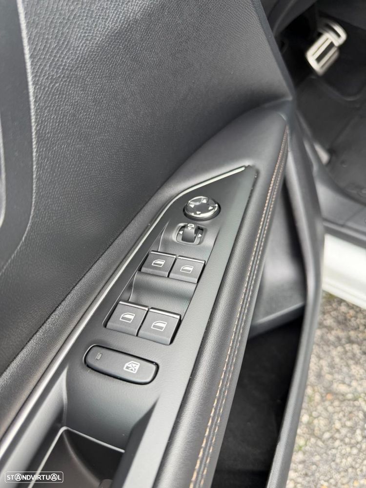 Peugeot 3008 1.6 Hybrid GT e-EAT8 - 18