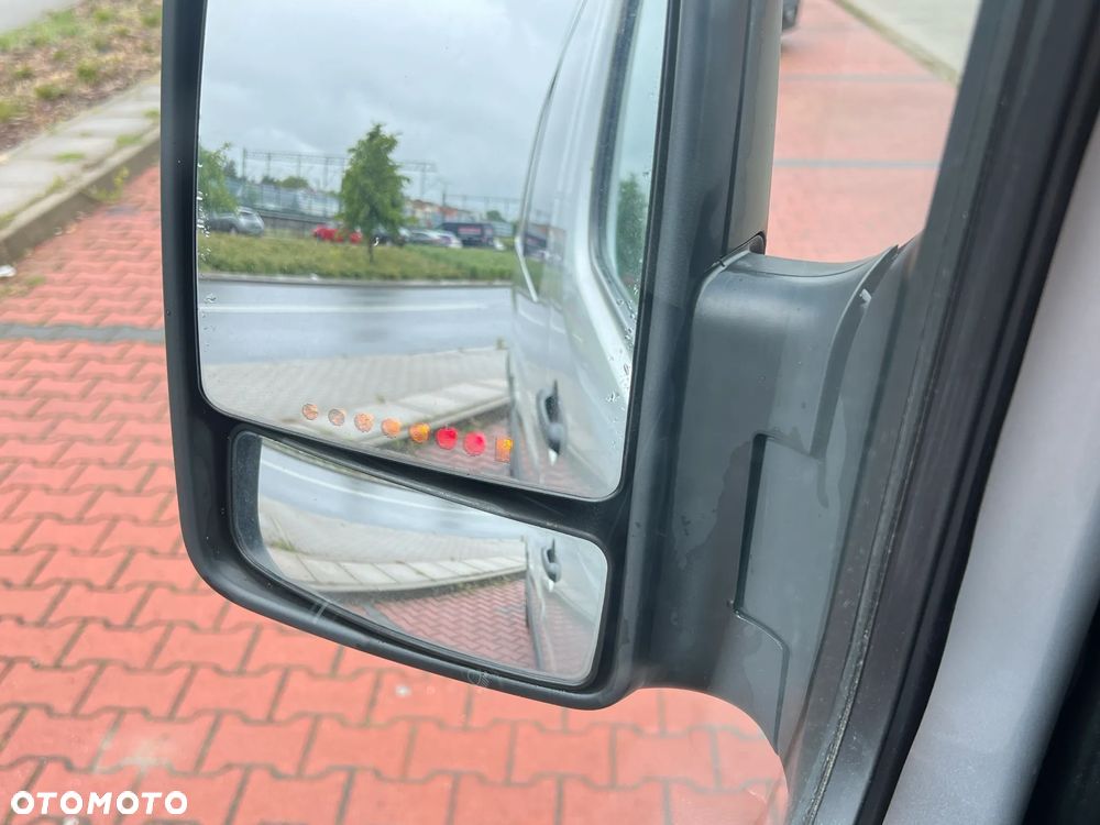 Mercedes-Benz Sprinter - 16