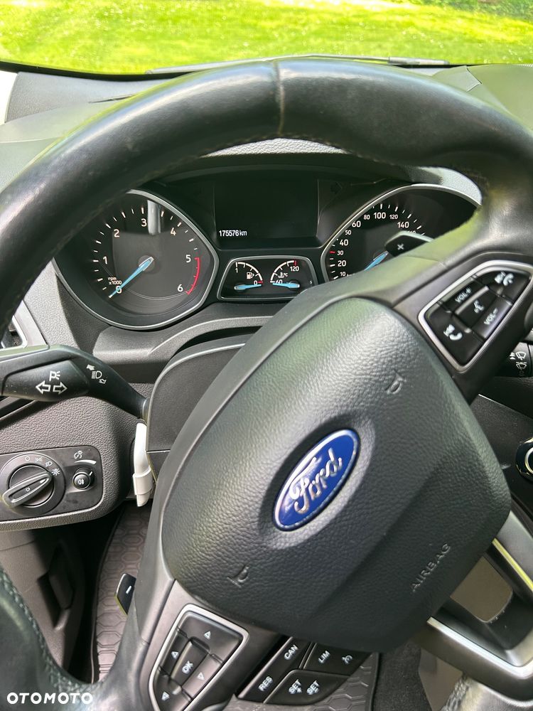 Ford Kuga - 8