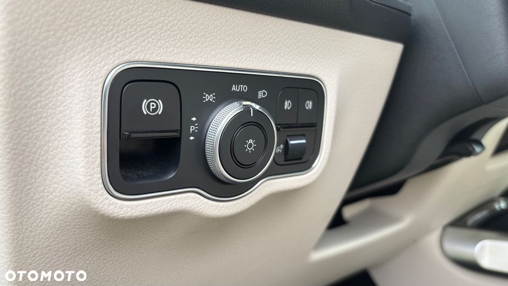Mercedes-Benz GLB - 20