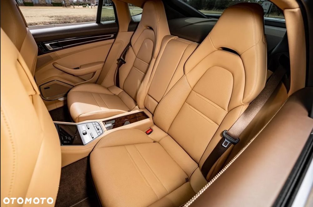 Porsche Panamera 4S - 15