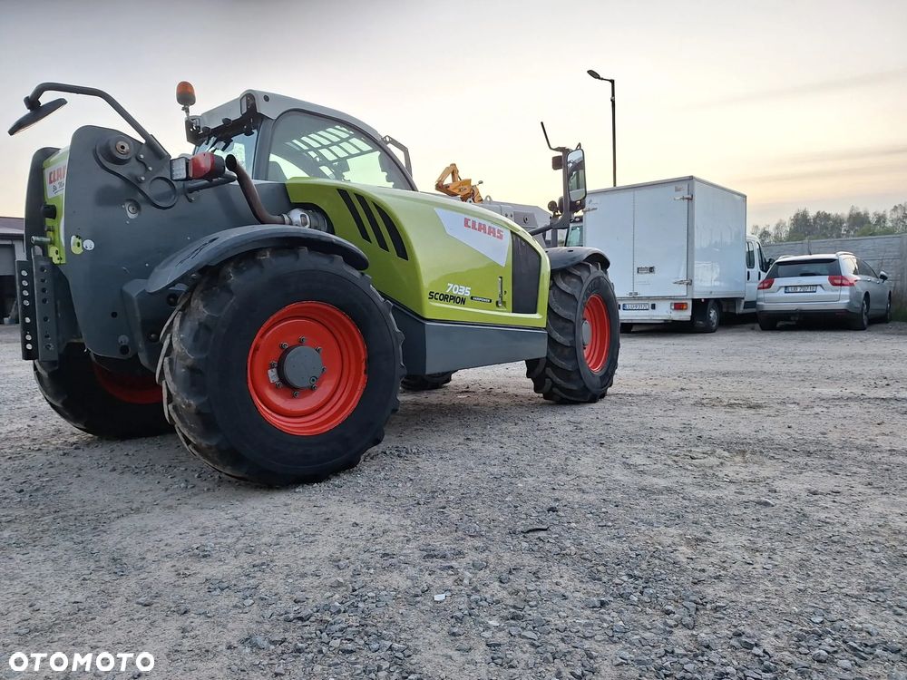Claas Scorpion 7035 - 2