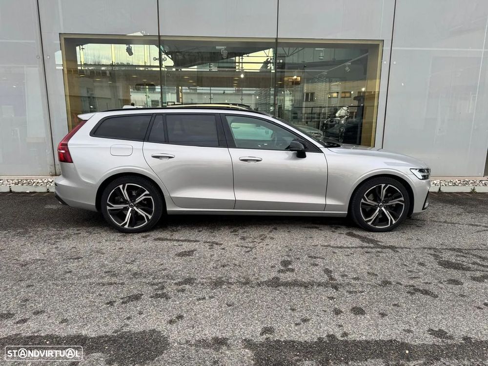 Volvo V60 2.0 B4 Plus Dark Auto - 12