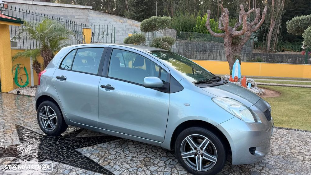 Toyota Yaris 1.0 VVT-i - 4
