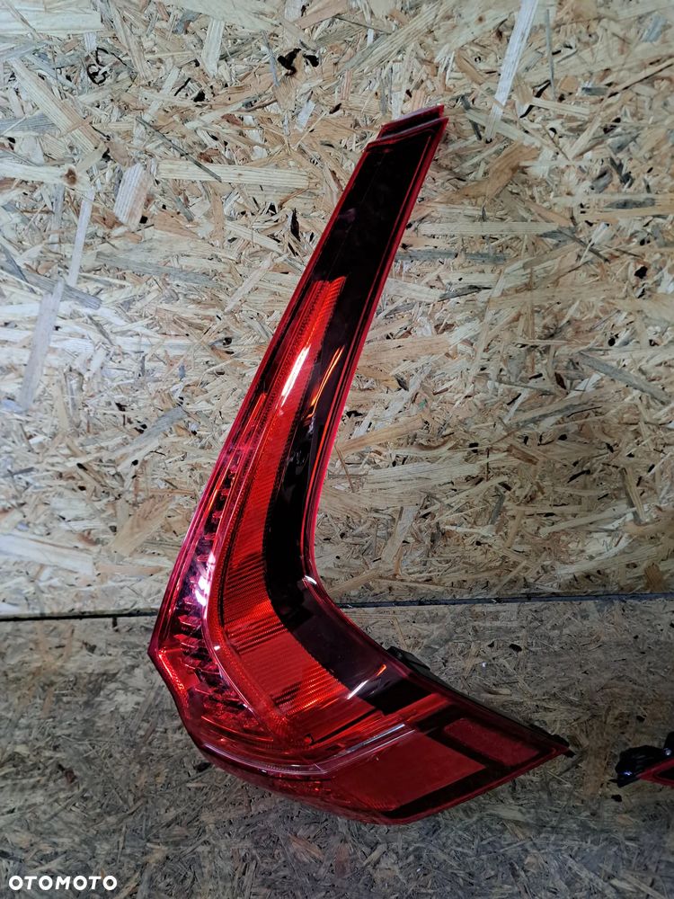 VOLVO XC60 II  LAMPA TYLNA LEWA PRAWA LED USA - 2