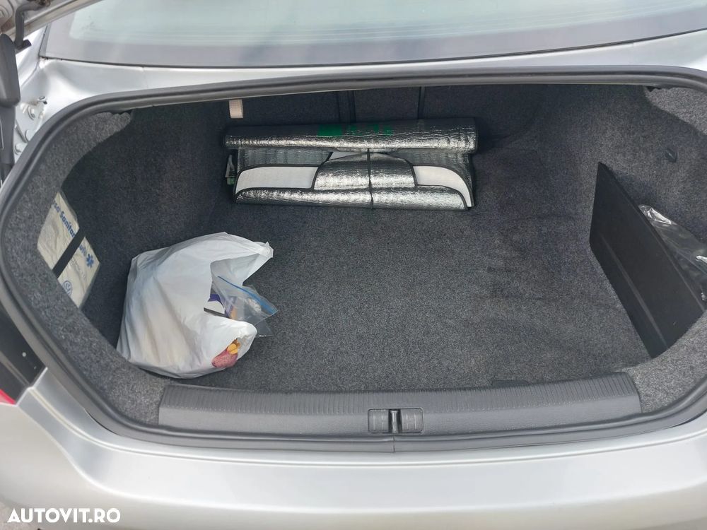 Volkswagen Jetta - 16