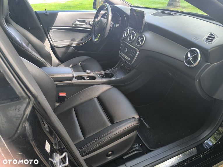 Mercedes-Benz CLA 250 7G-DCT Peak Edition - 10