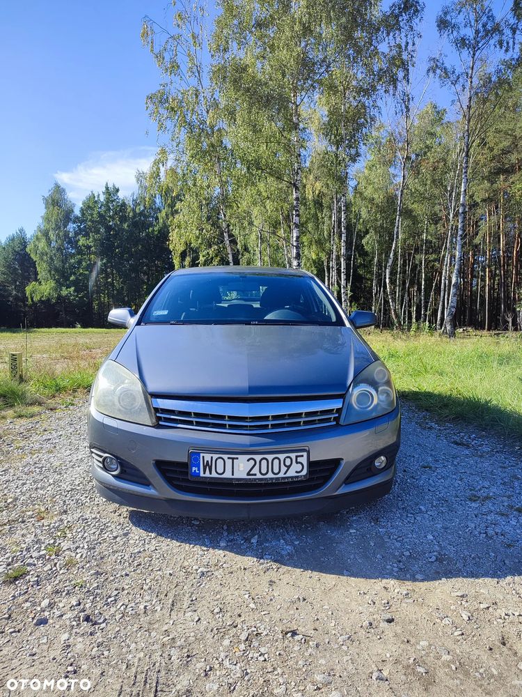 Opel Astra H Gtc 2006 photo 3