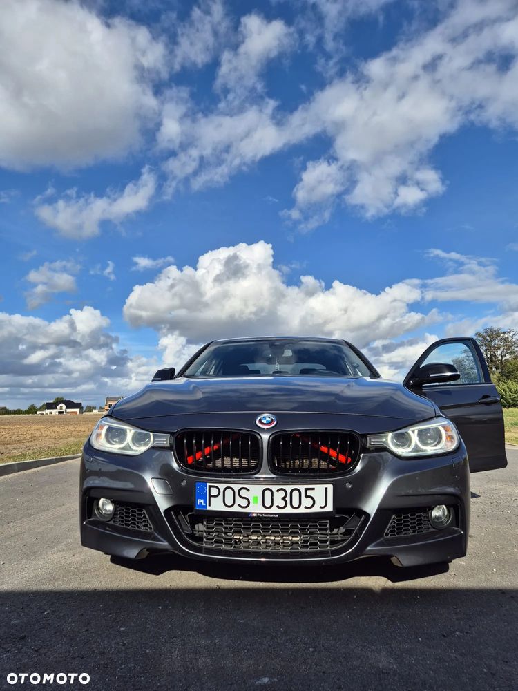 BMW Seria 3 330d Sport Line - 4