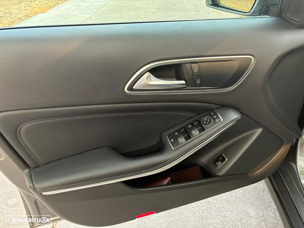 Mercedes-Benz GLA 250 4Matic 7G-DCT Style - 48