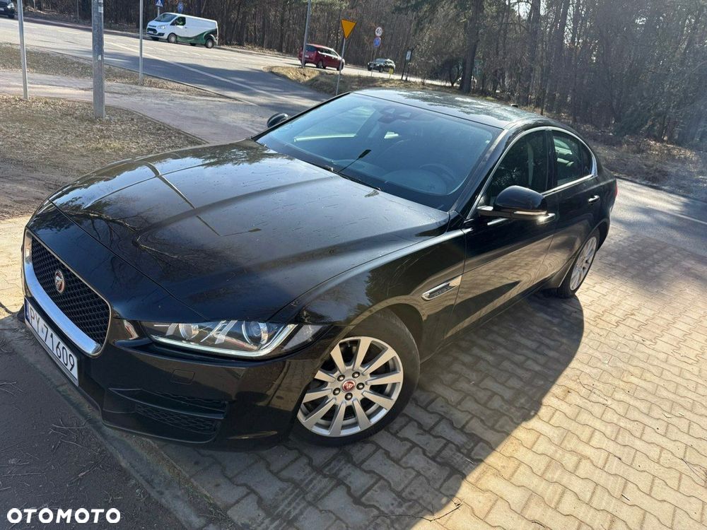 Jaguar XE - 10