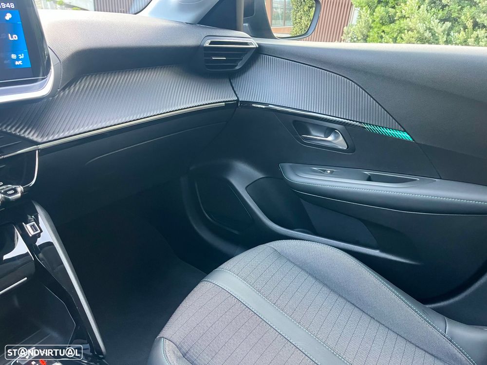 Peugeot 208 PureTech 100 EAT8 Allure Pack - 17