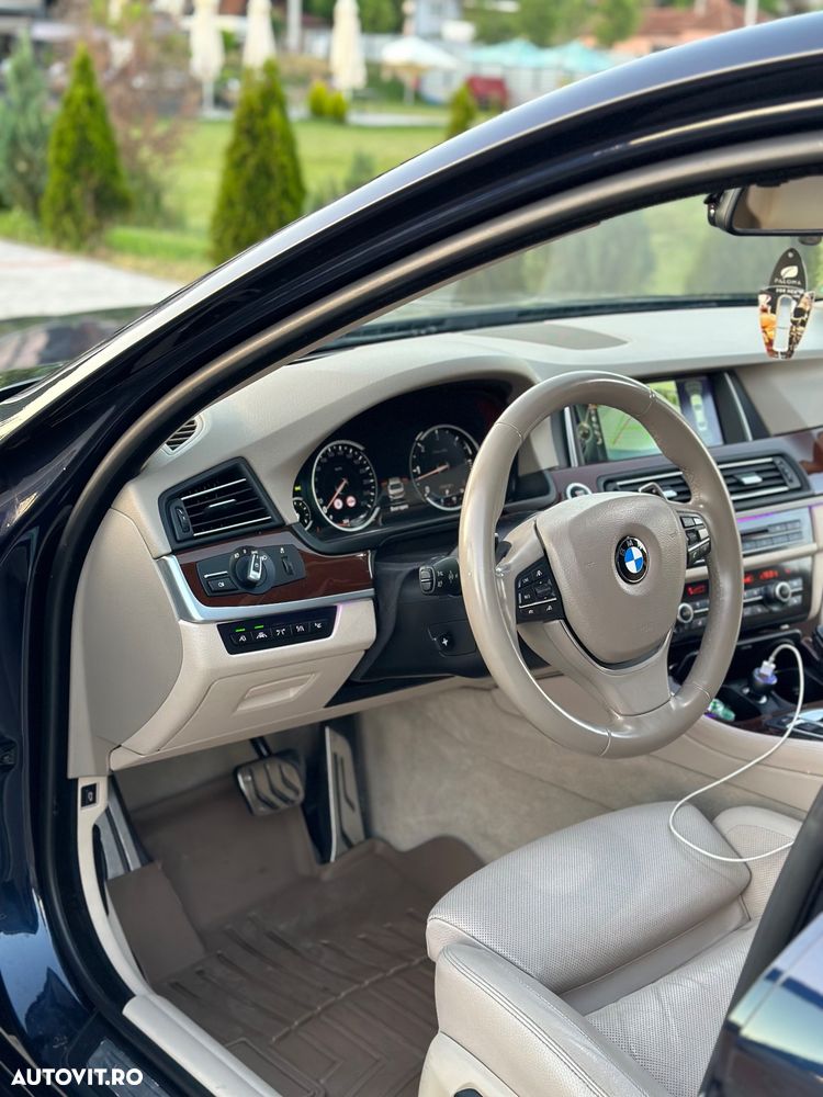 BMW Seria 5 530d xDrive AT - 11