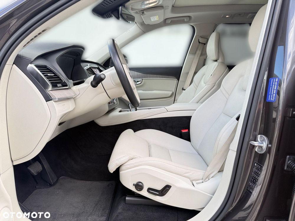 Volvo XC 90 - 12
