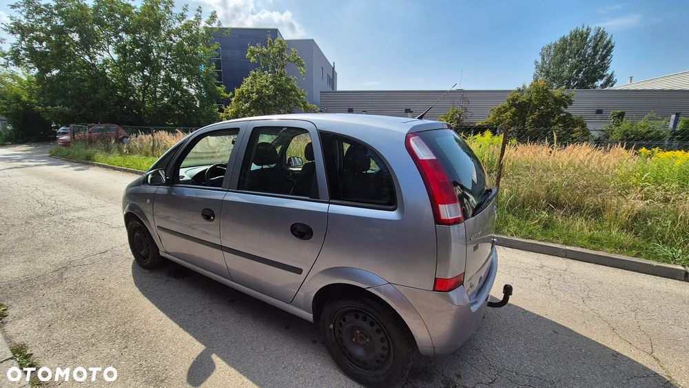 Opel Meriva 1.6 16V Essentia - 8