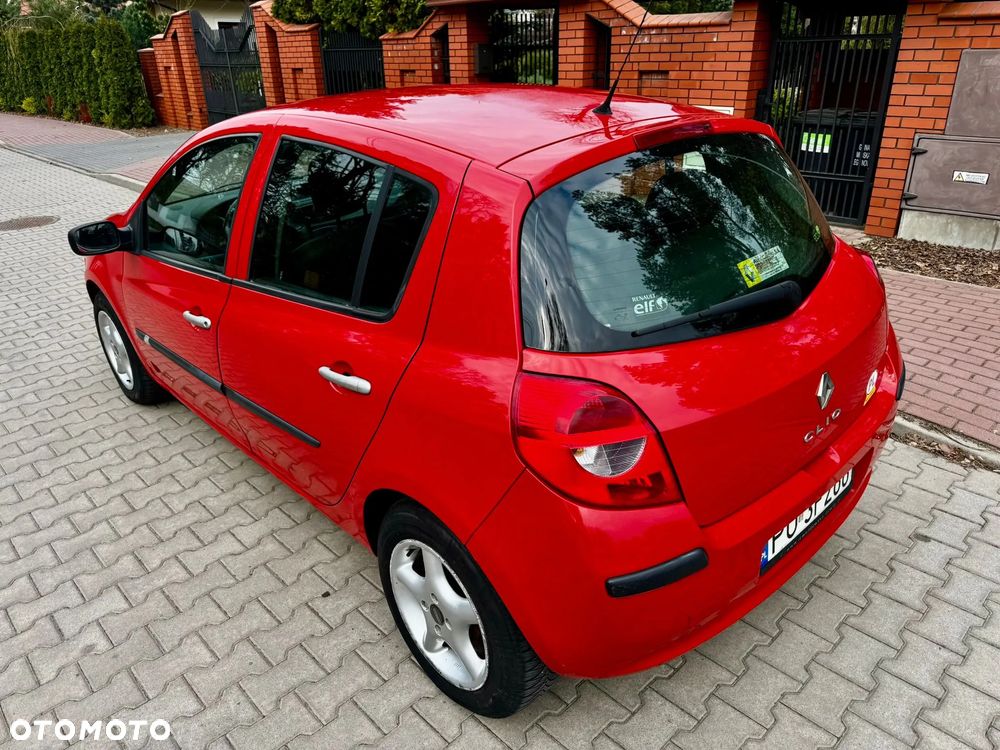Renault Clio 1.2 16V Authentique - 15