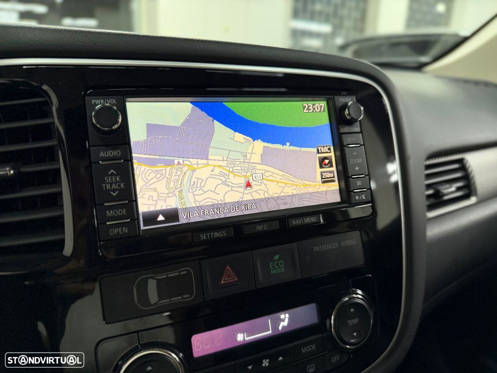 Mitsubishi Outlander 2.2 DI-D Intense - 18