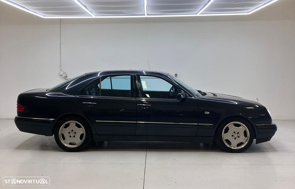 Mercedes-Benz E 300 - 3