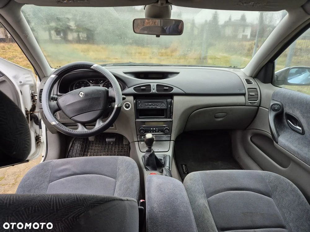 Renault Laguna 1.8 Concorde - 7