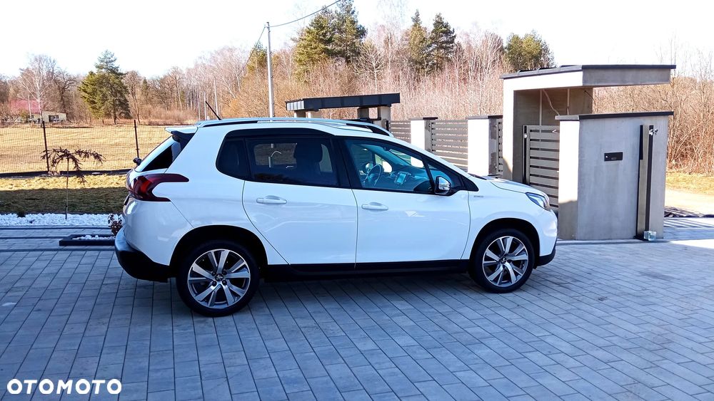 Peugeot 2008 1.2 Pure Tech Style - 14