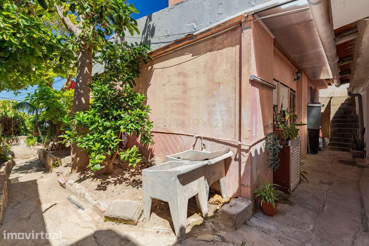 Moradia T2 com jardim e anexo de apoio | Bairro das Faceiras | São Dom - Grande imagem: 3/23