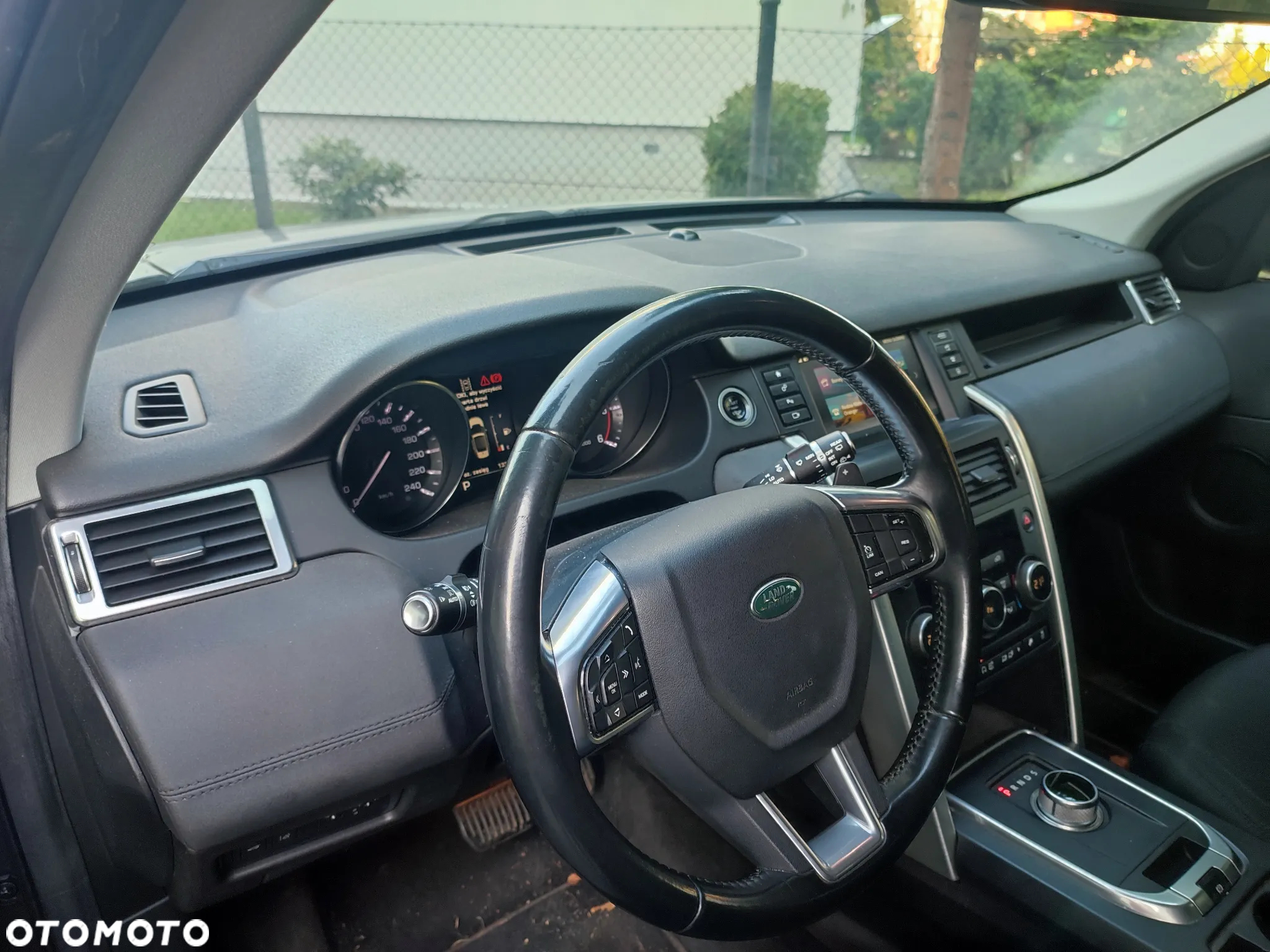 Land Rover Discovery Sport - 11