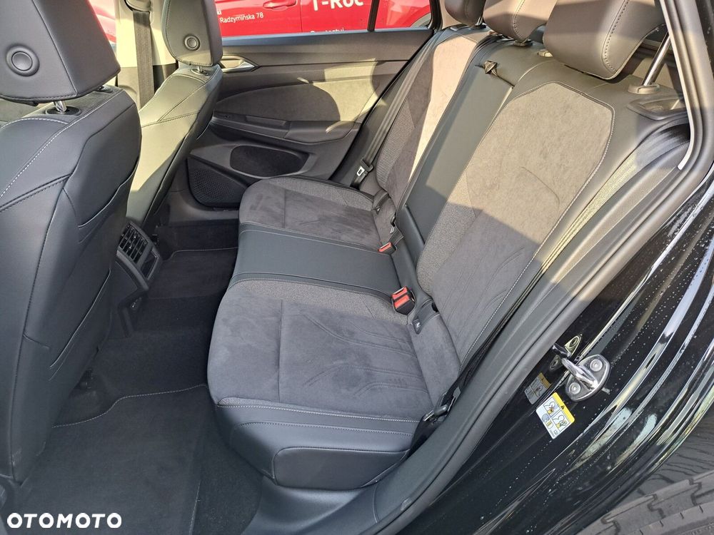 Volkswagen Golf Variant - 11