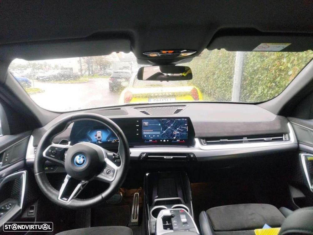 BMW iX2 eDrive20 Pack Desportivo M - 3