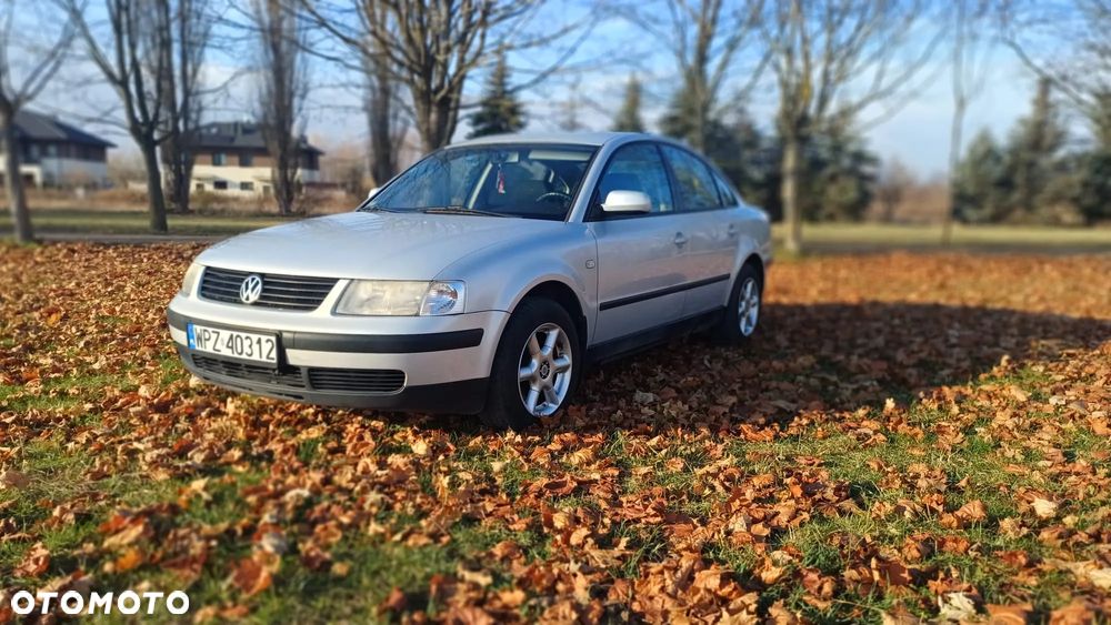 Volkswagen Passat 1.8 Comfortline - 1