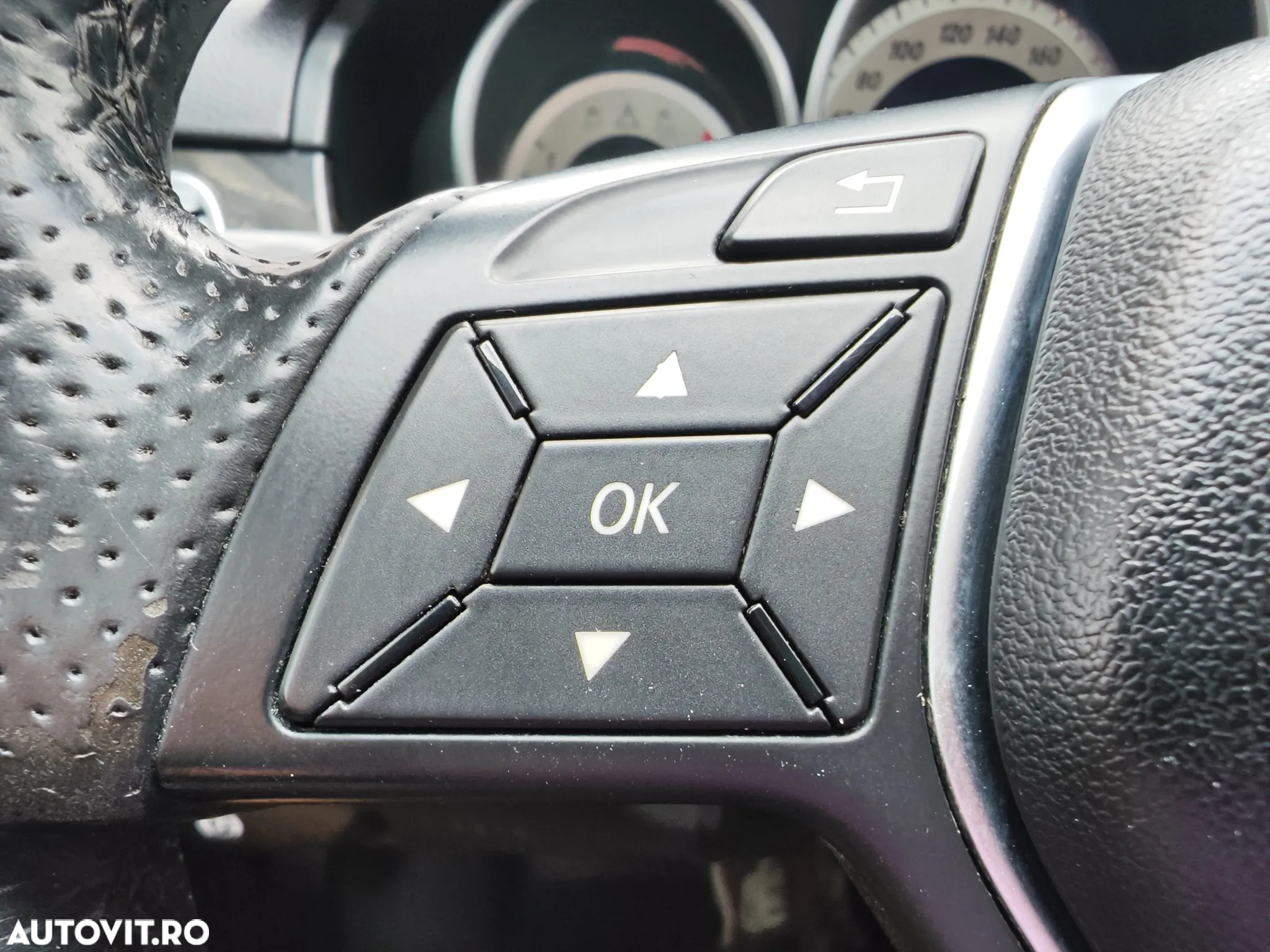 Mercedes-Benz E 220 BlueTEC 9G-TRONIC Avantgarde - 24