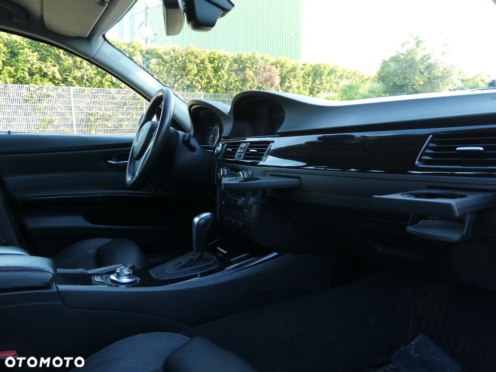 BMW Seria 3 335i xDrive - 14