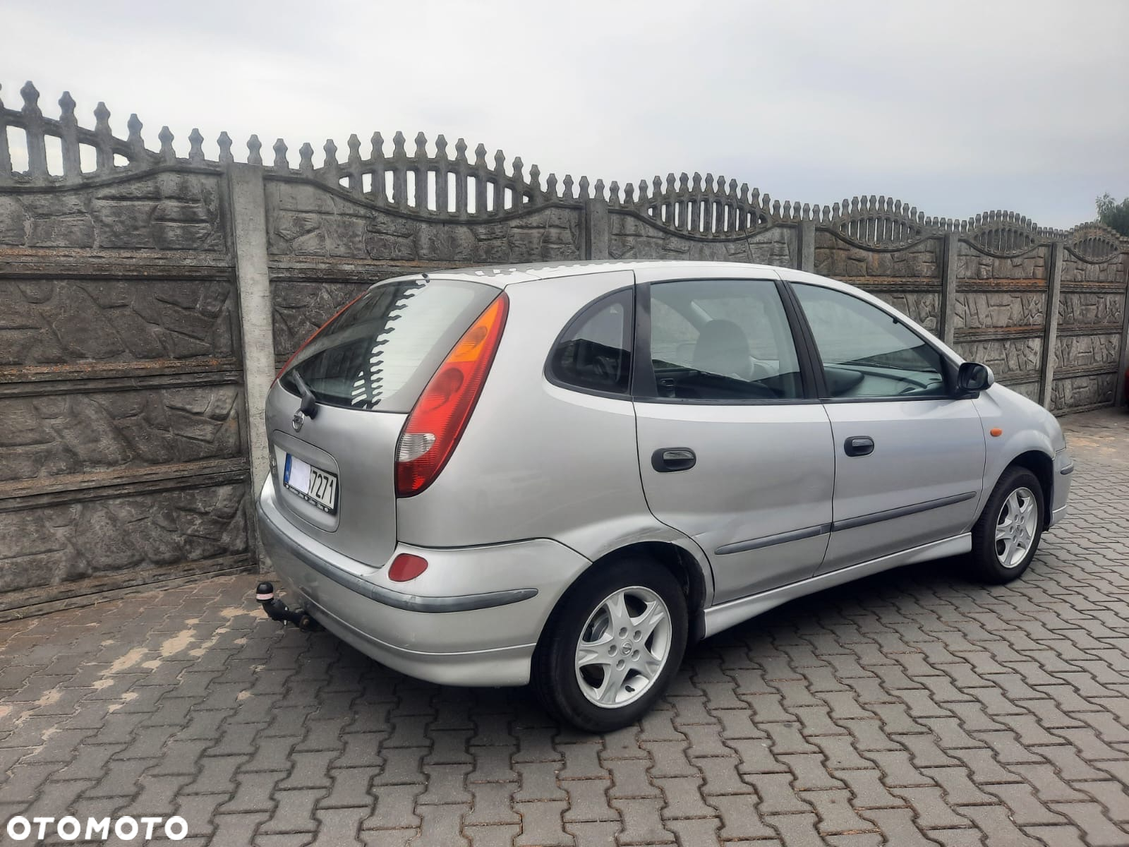 Nissan Almera Tino - 4