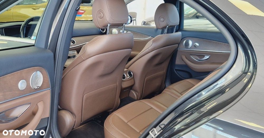 Mercedes-Benz Klasa E - 17