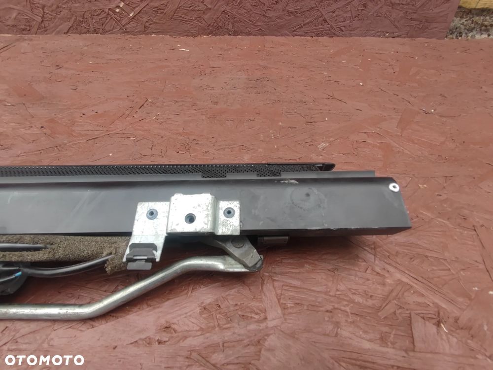 BMW E46 COUPE ORYGINALNA ROLETA PRZECIWSŁONECZNA TYŁ Z PÓŁKI O NR. 51 46 8 223 046 OEM W BARDZO DOBRYM STANIE - 11