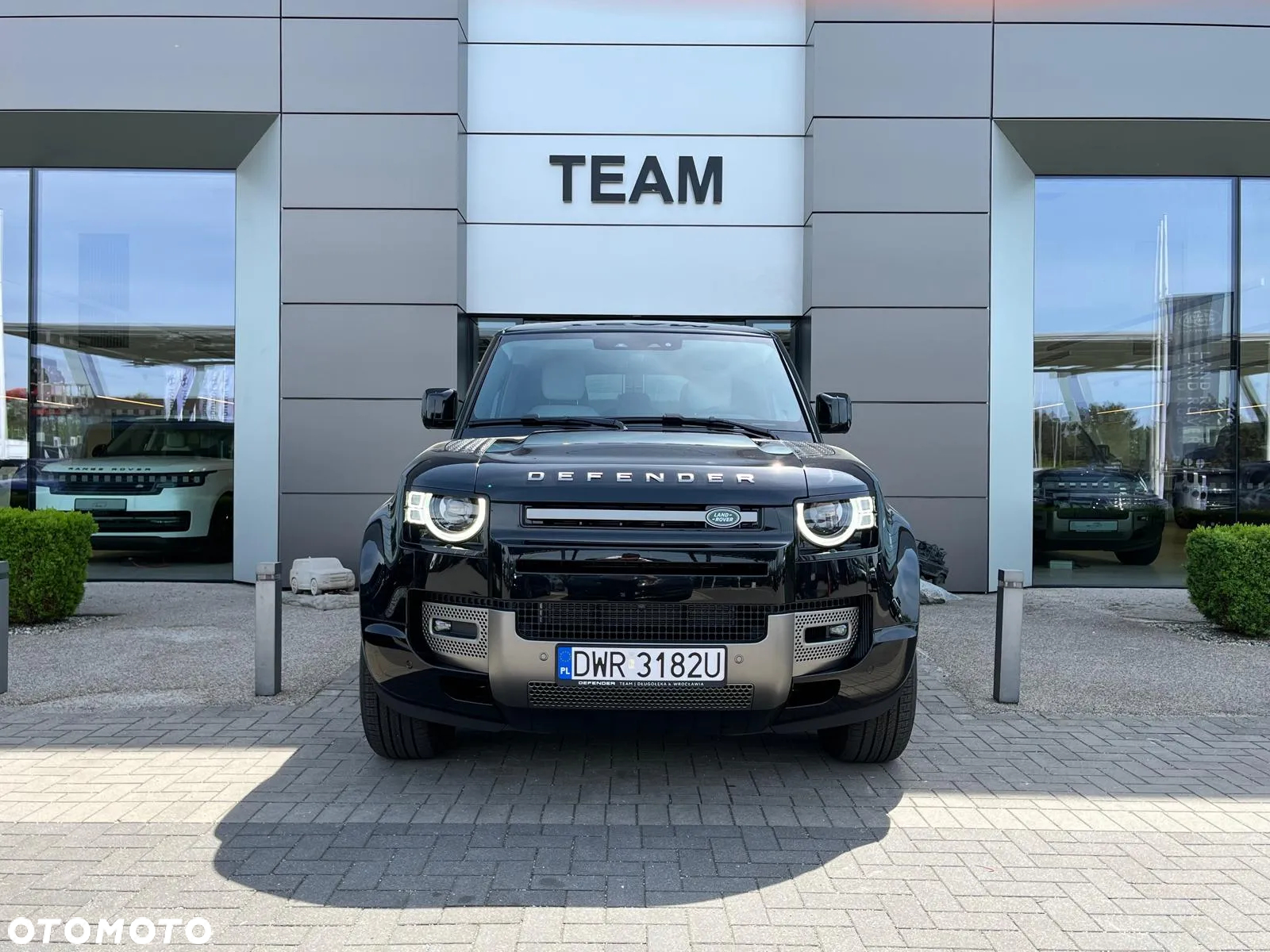 Land Rover Defender - 3